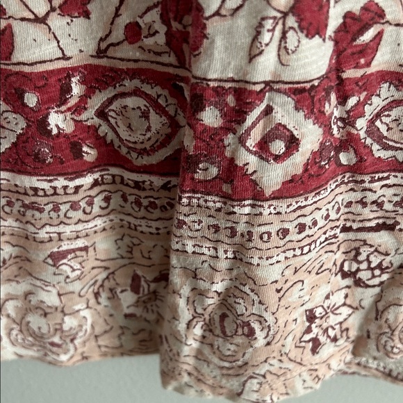 Lucky Brand Red/pastel grey and Cream/white Floral Blouse. Med. cotton/modal. - Picture 4 of 8